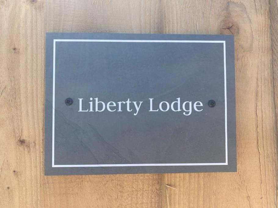 Liberty Lodge Winsham 외부 사진